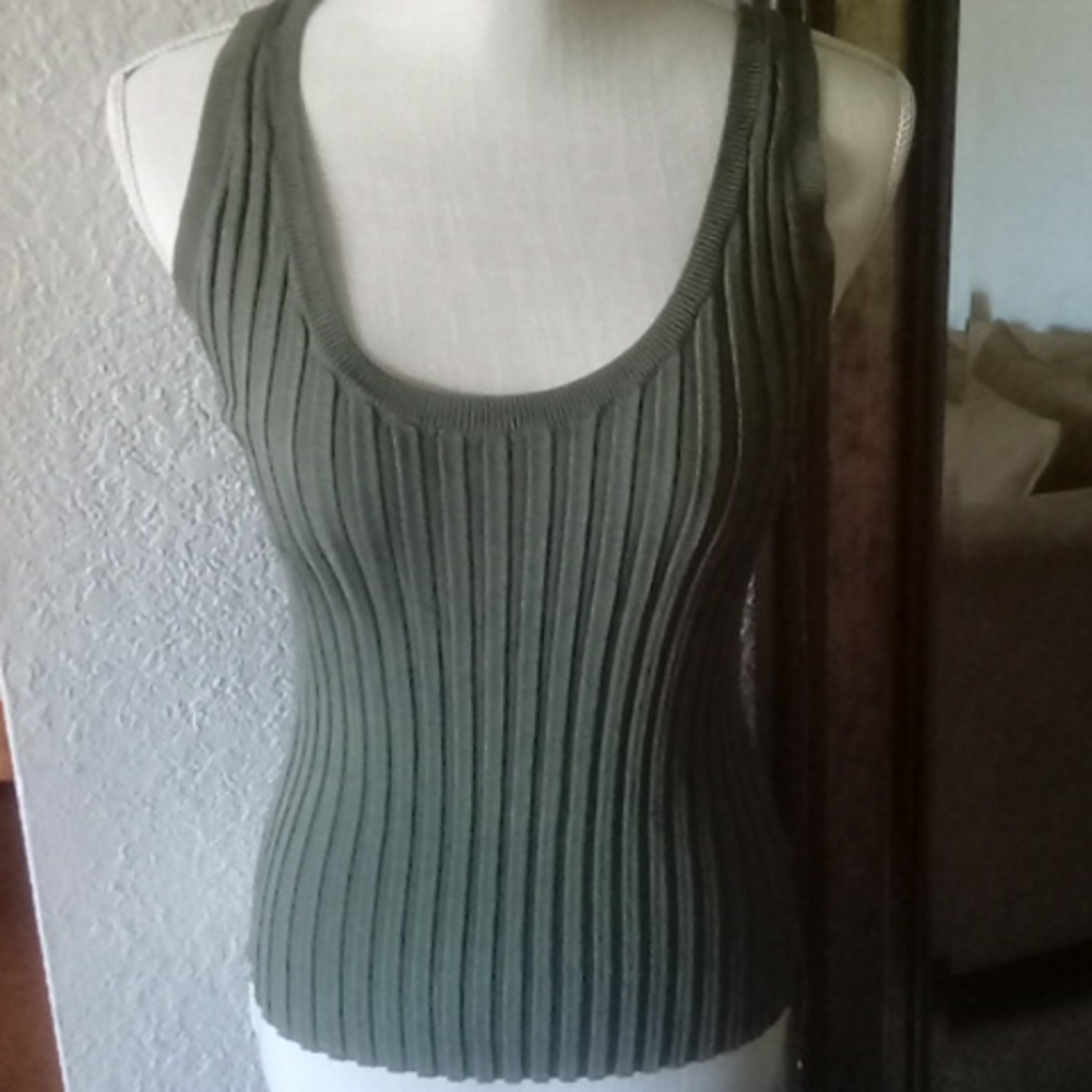 Clothes - Picture 2 of 3